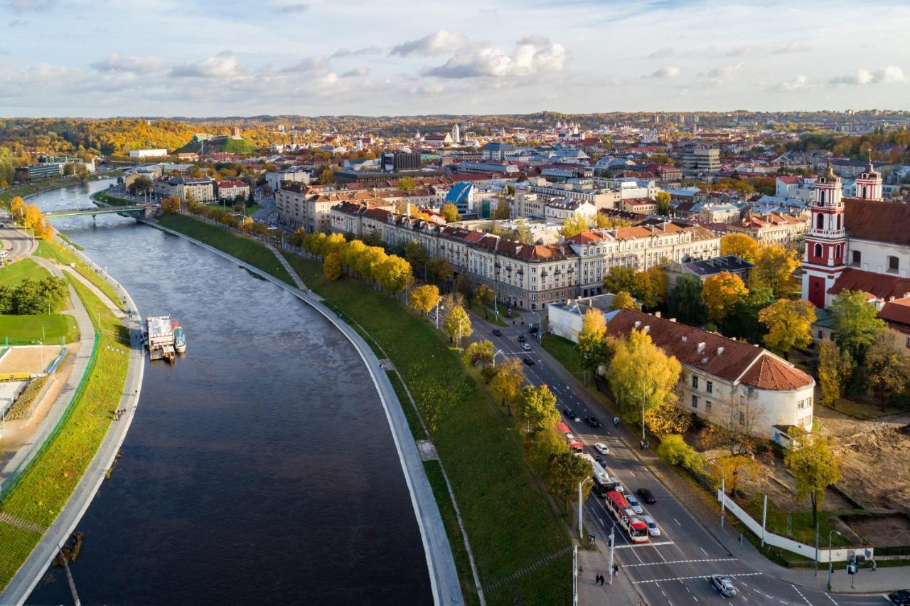 A Cozy Apartment With A Wonderful View Of The River In The Old Town Of Vilnius Luaran gambar