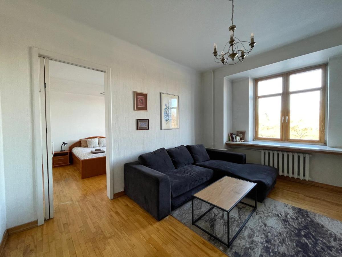 A Cozy Apartment With A Wonderful View Of The River In The Old Town Of Vilnius Luaran gambar