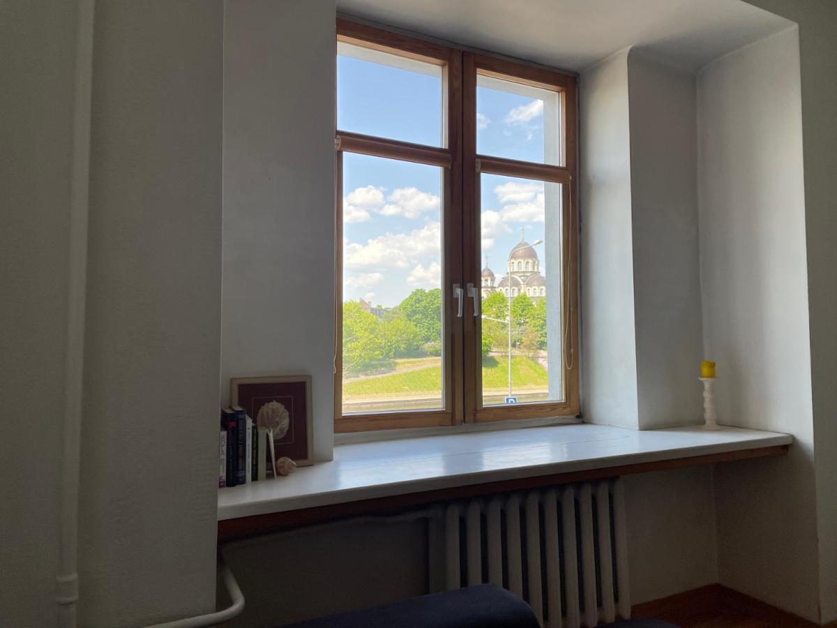 A Cozy Apartment With A Wonderful View Of The River In The Old Town Of Vilnius Luaran gambar